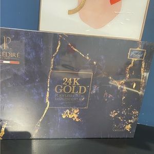 Prédire Paris- 24K GOLD FLAWLESS FACAIL RESPLENDENT 10Pc SET.